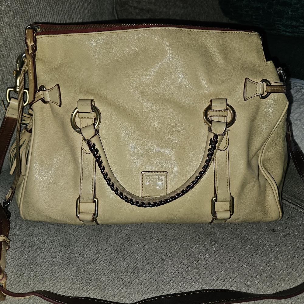 Elegant Cream Leather Shoulder Bag